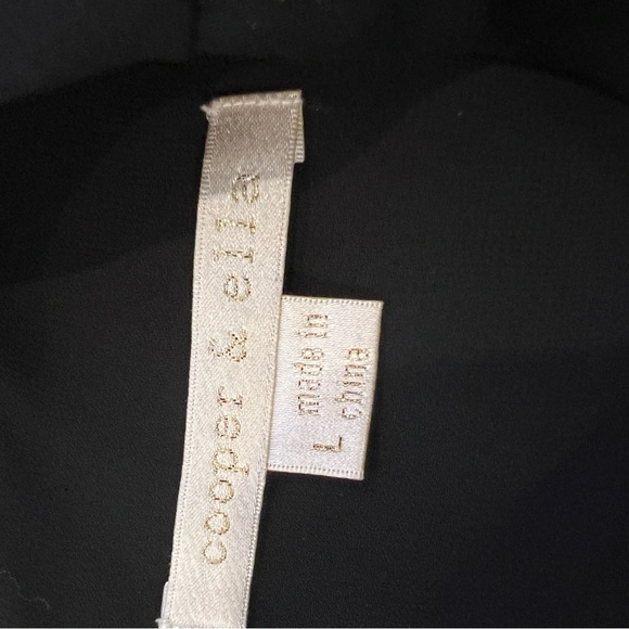 Cooper and Ella off the shoulder top - Picture 4 of 5